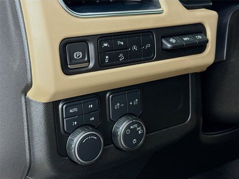 Used 2021 Chevrolet Tahoe Premier image 11