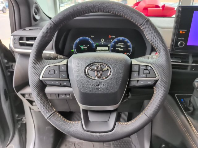 New 2026 Toyota Sienna XLE Woodland Edition AWD/4WD image 15