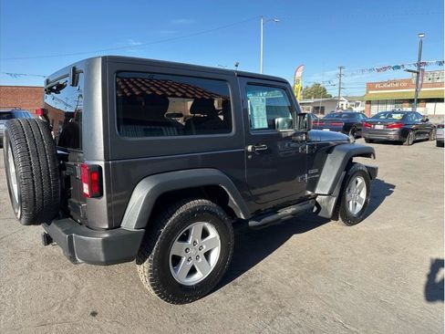 Used 2018 Jeep Wrangler Sport AWD/4WD image 8