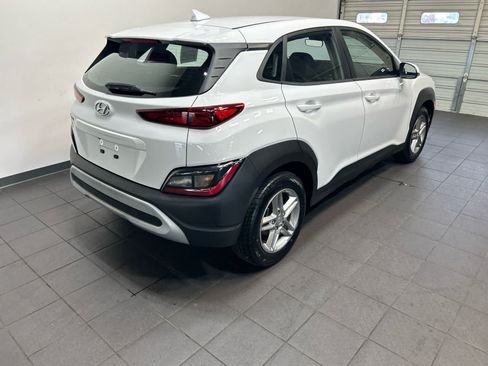 Used 2023 Hyundai Kona SE FWD image 3