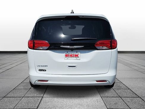 Used 2023 Chrysler Voyager LX FWD image 6