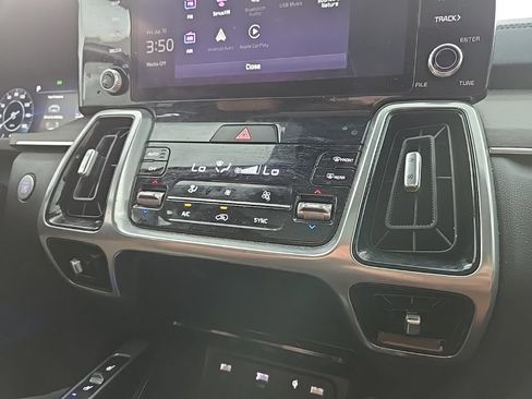 Certified 2023 Kia Sorento SX Prestige AWD/4WD image 28