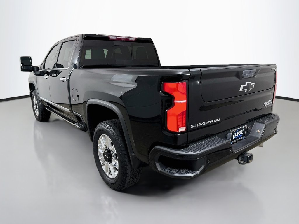 Used 2024 Chevrolet Silverado 2500 High Country w/ High Country Premium Package AWD/4WD image 5