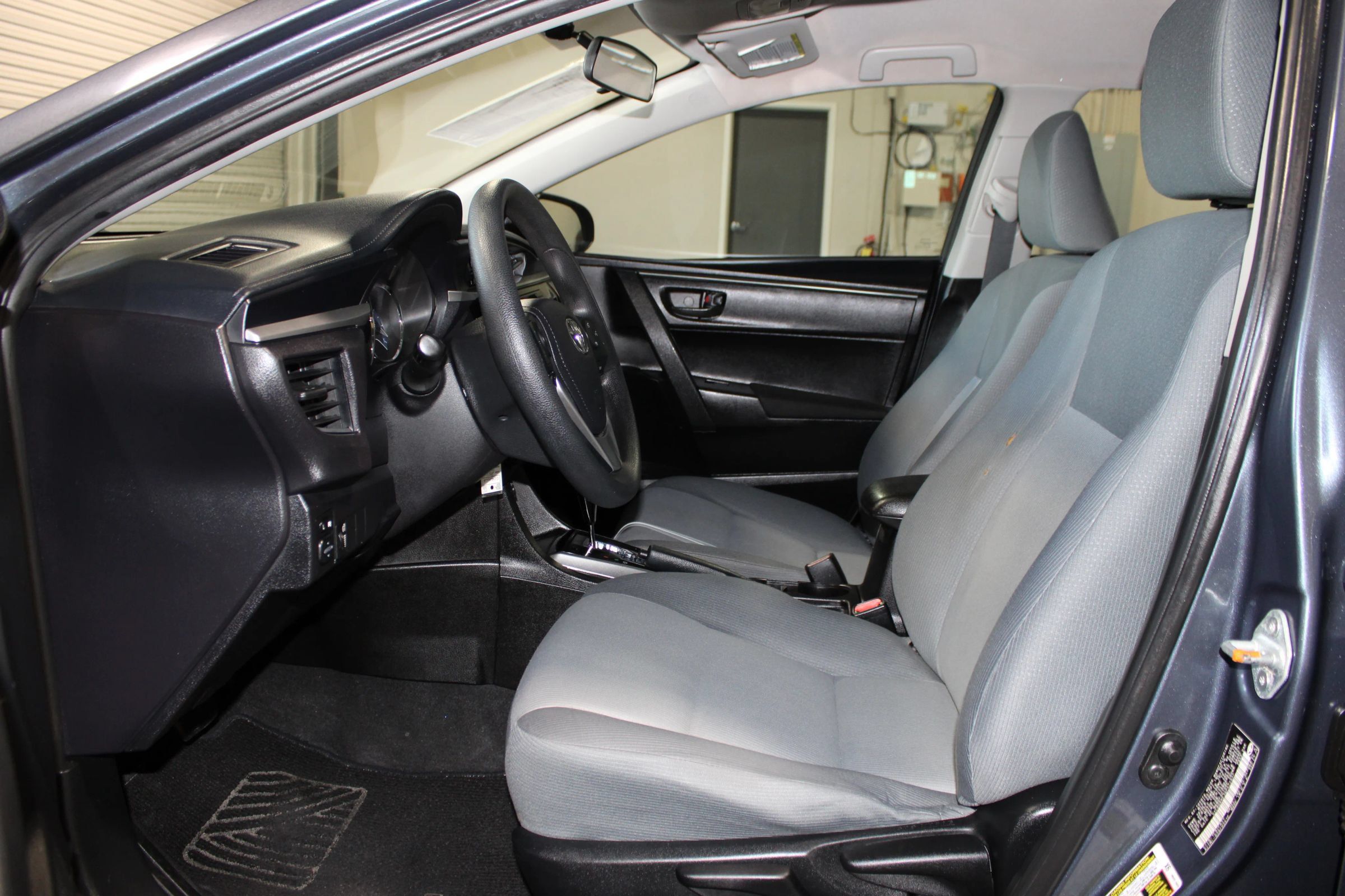 Used 2016 Toyota Corolla L FWD image 8