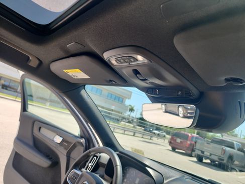 Used 2020 Volvo XC40 T4 Inscription w/ Protection Package Premier FWD image 27