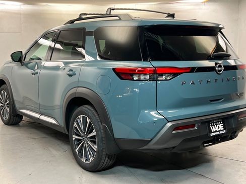New 2026 Nissan Pathfinder Platinum AWD/4WD image 3