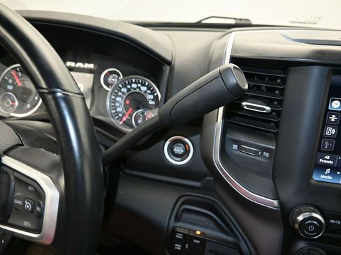 Used 2024 RAM 2500 Big Horn AWD/4WD image 17