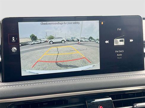 Used 2025 Genesis G70 2.5T image 14