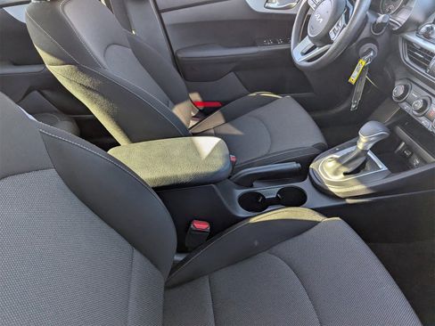 Used 2024 Kia Forte LXS image 11