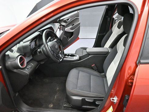 Used 2024 Chevrolet Trax RS w/ Driver Confidence Package FWD image 12