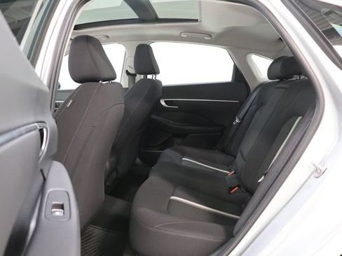 Certified 2024 Hyundai Sonata SEL w/ Convenience Package FWD image 30