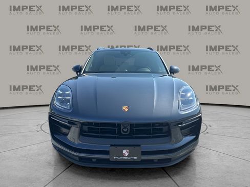 Used 2023 Porsche Macan Turbo image 8