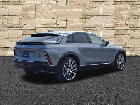 Used 2024 Cadillac Lyriq Luxury image 4