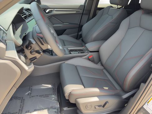 Certified 2025 Audi Q3 2.0T Premium Plus w/ Premium Plus Package image 5