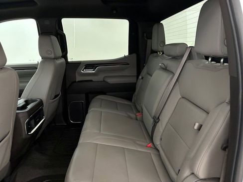 Used 2023 GMC Sierra 1500 SLT w/ SLT Premium Package AWD/4WD image 18