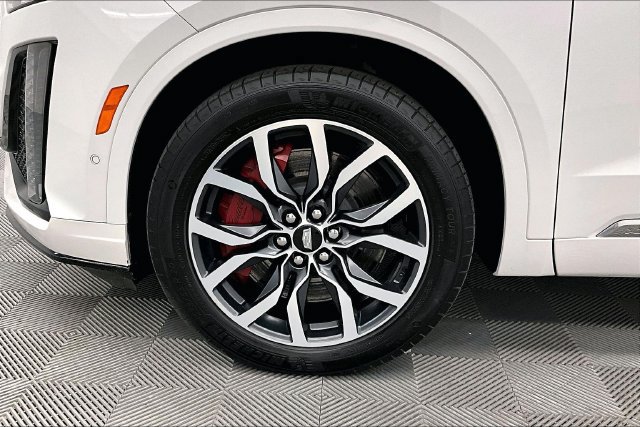 Used 2024 Cadillac XT6 Sport w/ Technology Package AWD/4WD image 10