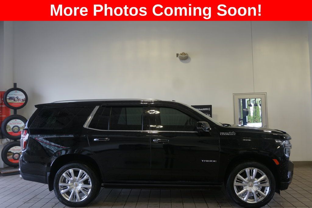 Used 2021 Chevrolet Tahoe High Country w/ Premium Package AWD/4WD image 2