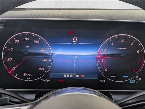 Used 2026 Mercedes-Benz GLC 300 image 9