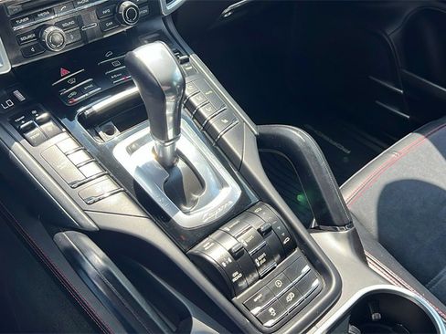 Used 2016 Porsche Cayenne GTS image 33