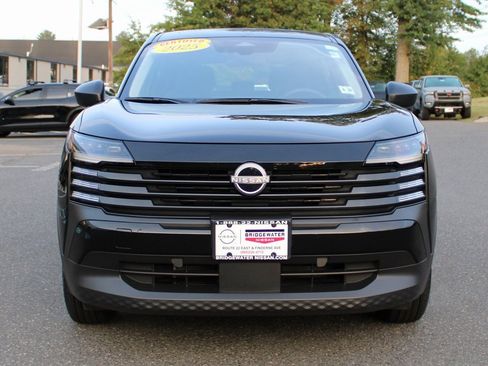 Certified 2025 Nissan Kicks S image 2