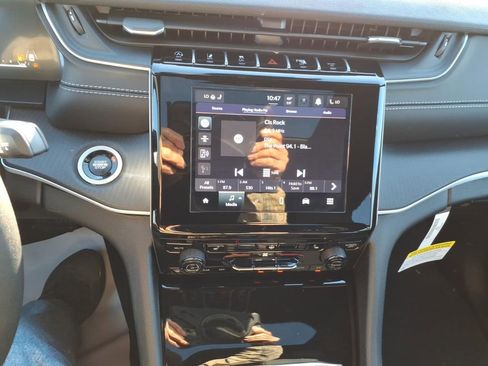 New 2026 Jeep Grand Cherokee Laredo X image 17