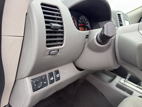 Used 2019 Nissan Frontier SV image 15