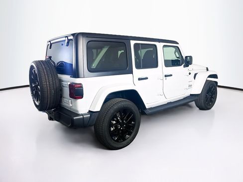 Used 2023 Jeep Wrangler Unlimited Sahara w/ Cold Weather Group AWD/4WD image 9