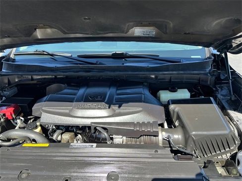 Used 2021 Nissan Titan SV w/ Accessory Utility Package image 9