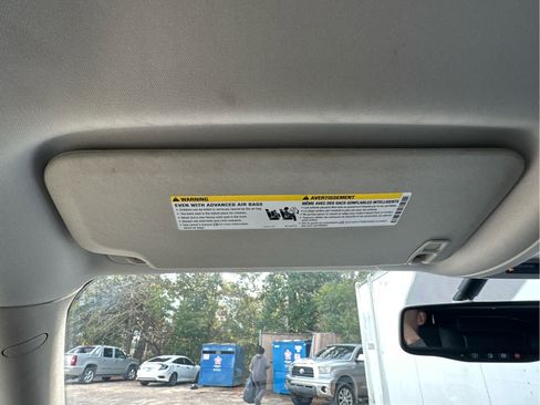 Used 2013 Chevrolet Avalanche LT image 37