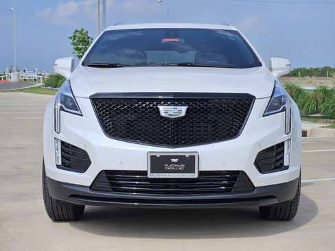 New 2026 Cadillac XT5 Luxury w/ LPO, ONYX Package FWD image 6