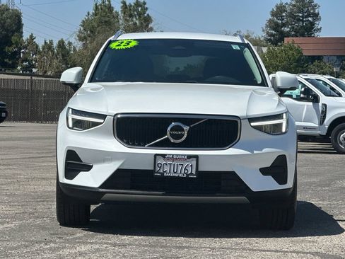 Used 2023 Volvo XC40 B4 Core w/ Convenience Package FWD image 8