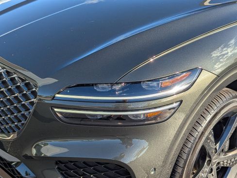 Used 2025 Genesis GV70 3.5T Sport w/ Sport Prestige Package image 9