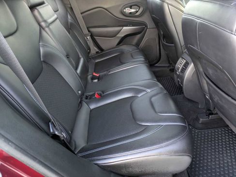 Used 2019 Jeep Cherokee Latitude Plus w/ Cold Weather Group image 16