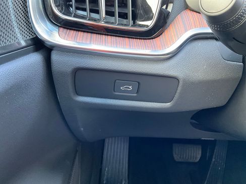 New 2026 Volvo V60 B5 Cross Country Plus w/ Climate Package image 22