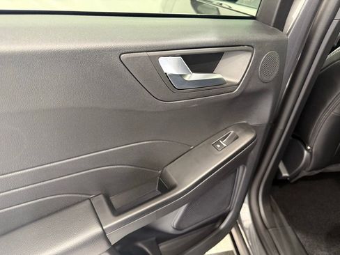 New 2025 Ford Escape SE w/ PHEV Premium Package image 17