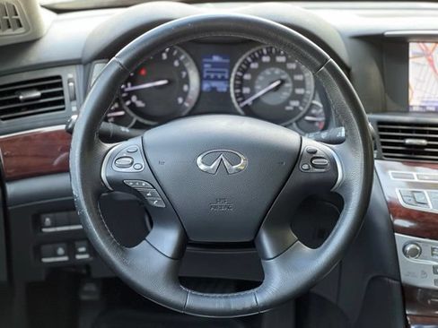 Used 2017 INFINITI Q70 L 3.7 AWD/4WD image 31