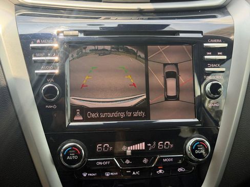 Used 2020 Nissan Murano SL w/ Moonroof Package FWD image 2
