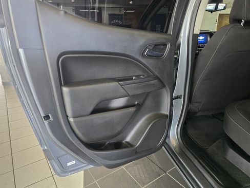Used 2018 Chevrolet Colorado LT w/ LT Convenience Package AWD/4WD image 11