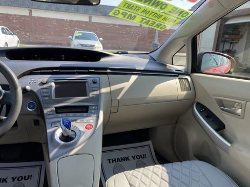 Used 2014 Toyota Prius image 11