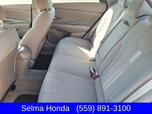 Used 2021 Hyundai Elantra SEL w/ Convenience + Premium Package image 9