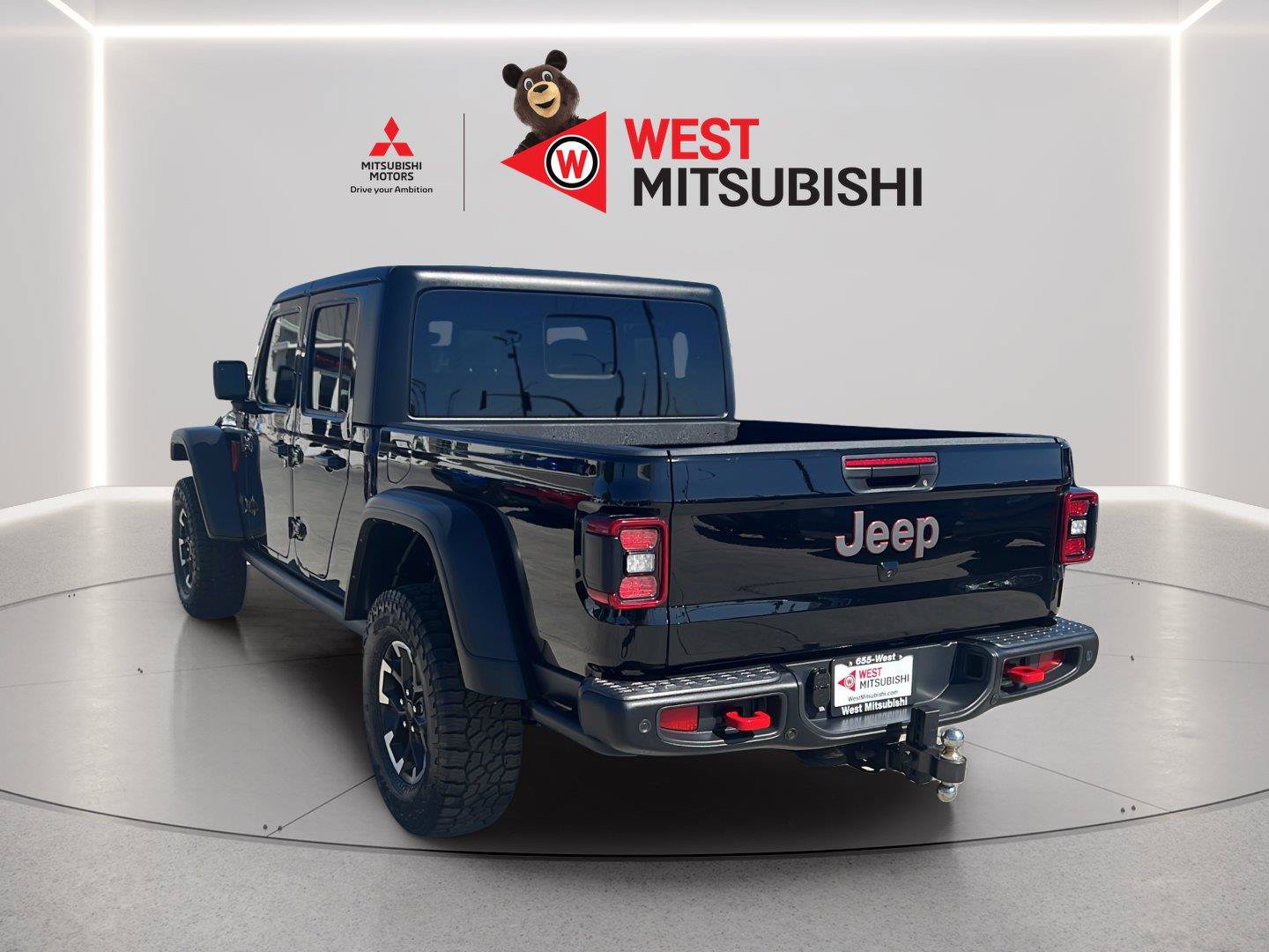 Used 2024 Jeep Gladiator Rubicon w/ Technology Group AWD/4WD image 4