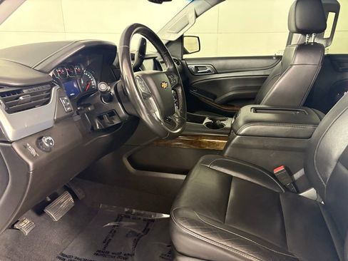 Used 2019 Chevrolet Suburban LT image 26