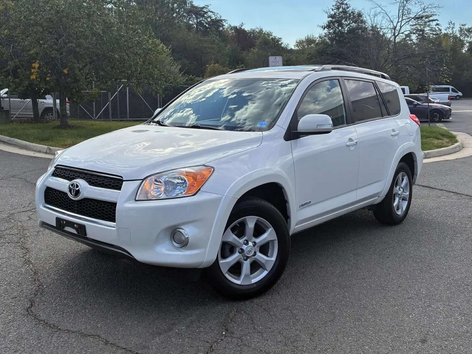 Used 2012 Toyota RAV4 Limited w/ Premium Plus Value Pkg AWD/4WD image 4