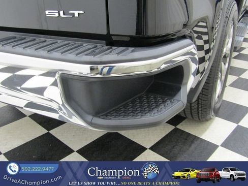 Used 2023 GMC Sierra 1500 SLT w/ SLT Premium Package AWD/4WD image 16