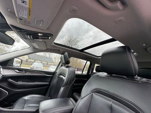 Used 2023 Jeep Grand Cherokee 4WD 4xe image 25