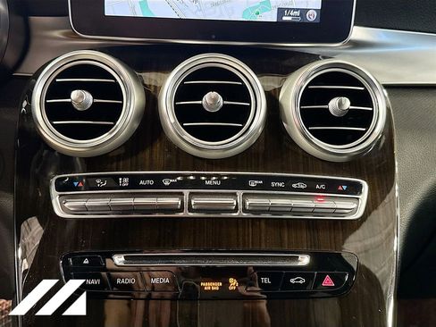 Used 2017 Mercedes-Benz GLC 300 4MATIC image 18