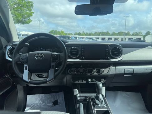 Used 2023 Toyota Tacoma SR5 AWD/4WD image 17