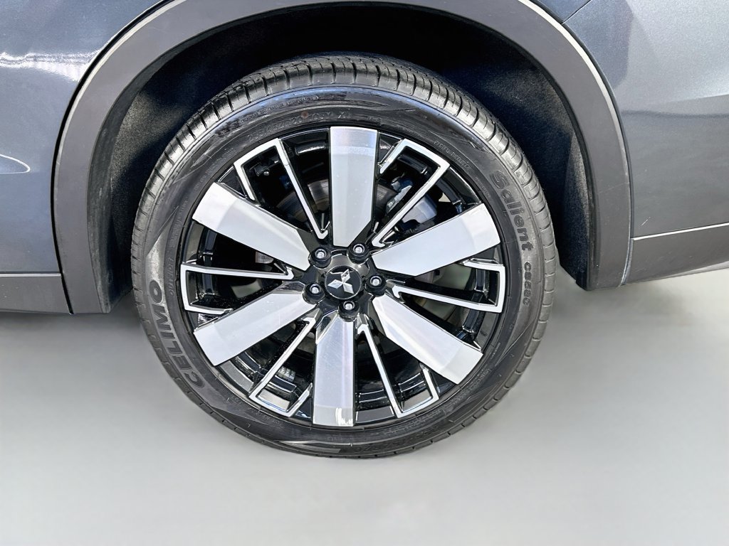 Used 2025 Mitsubishi Outlander SE AWD/4WD image 33