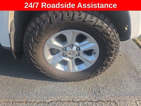 Used 2017 Toyota 4Runner SR5 RWD image 5