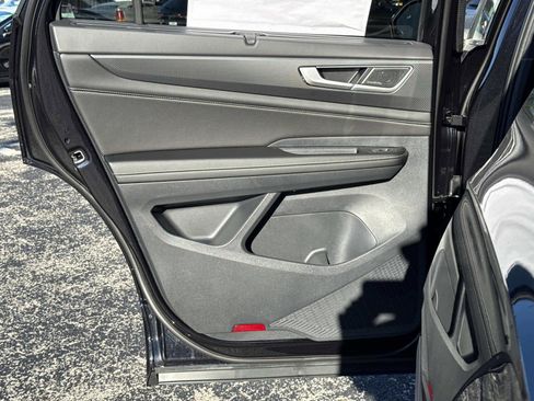 New 2026 Volkswagen Atlas Cross Sport SEL Premium R-Line image 13